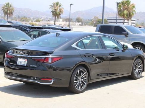 Certified 2025 Lexus ES 300h w/ Premium Package FWD image 21