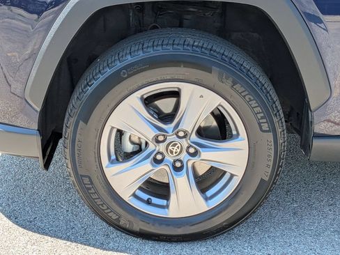 Used 2025 Toyota RAV4 XLE AWD/4WD image 14