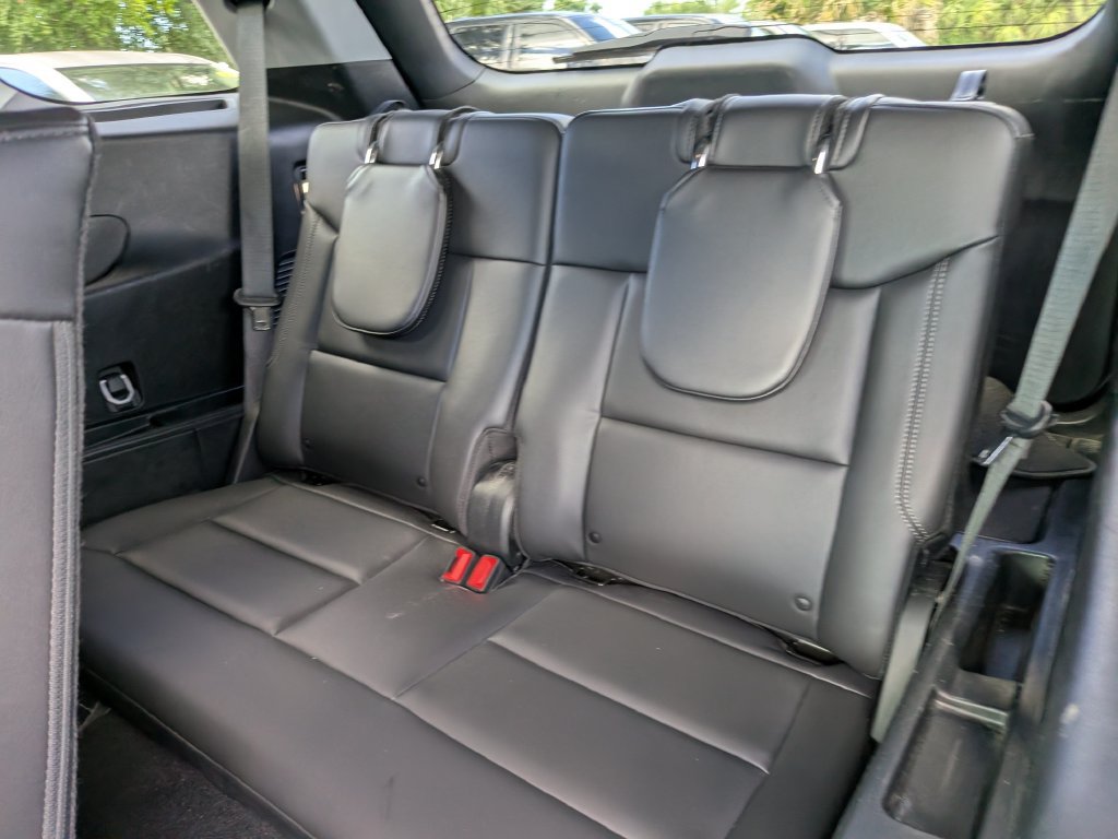 Used 2024 Ford Explorer XLT w/ Equipment Group 202A RWD image 19