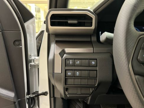 New 2026 Toyota 4Runner SR5 AWD/4WD image 17