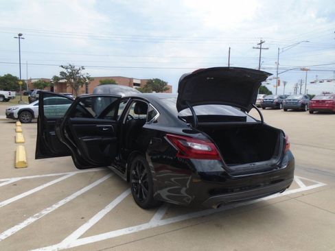 Used 2018 Nissan Altima 2.5 SR w/ SR Midnight Edition FWD image 24