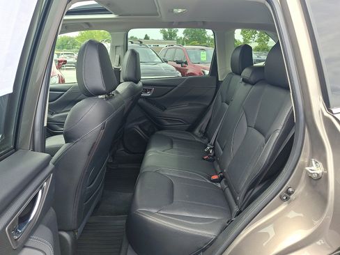 Used 2021 Subaru Forester Touring AWD/4WD image 10