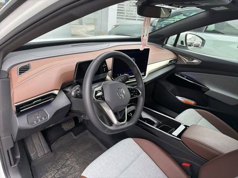 Used 2024 Volkswagen ID.4 Pro image 8