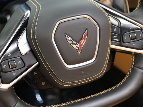 Used 2023 Chevrolet Corvette Stingray Premium Conv w/ Z51 Performance Package RWD image 33