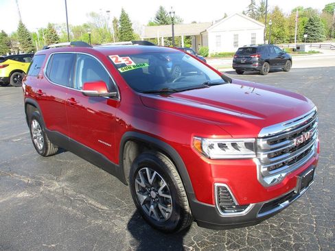 Used 2023 GMC Acadia SLE w/ Driver Convenience Package FWD image 3