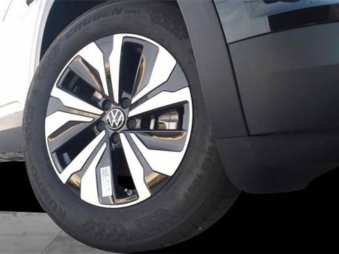 New 2026 Volkswagen Atlas SE image 3