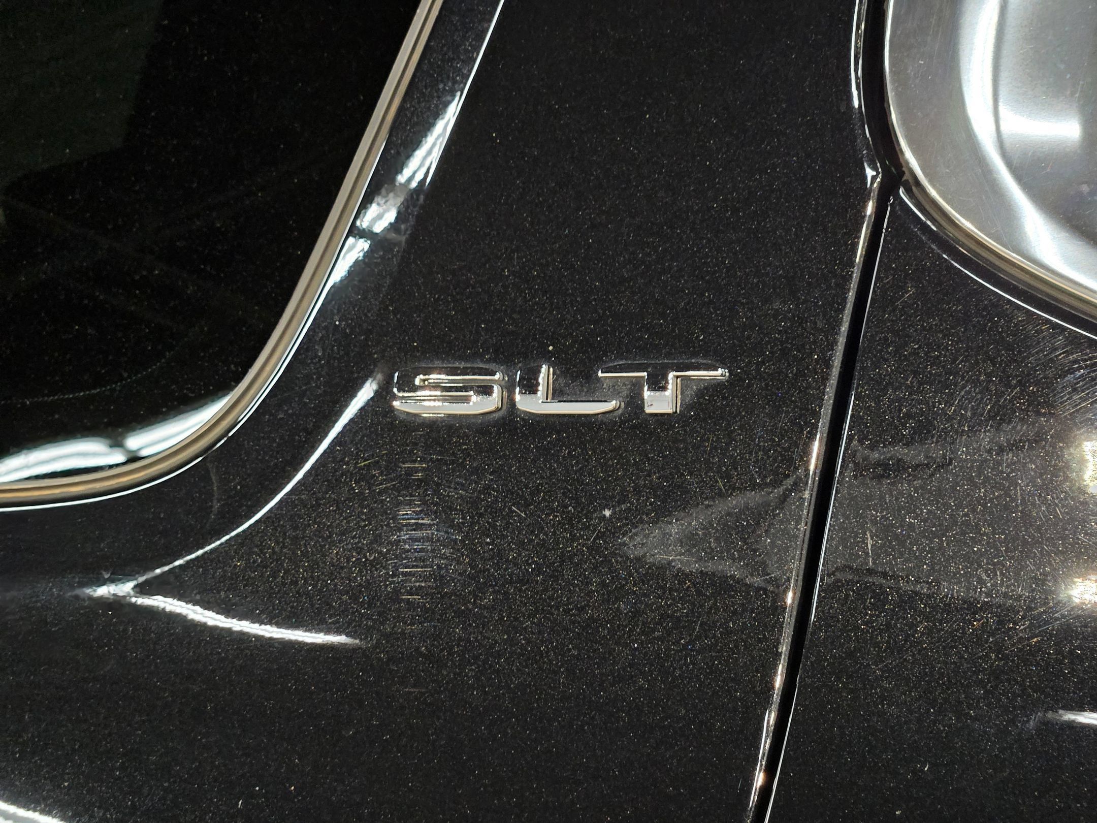 Used 2023 GMC Acadia SLT AWD/4WD image 40