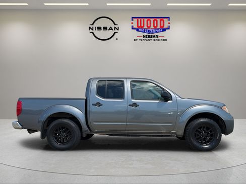 Used 2019 Nissan Frontier SV AWD/4WD image 2