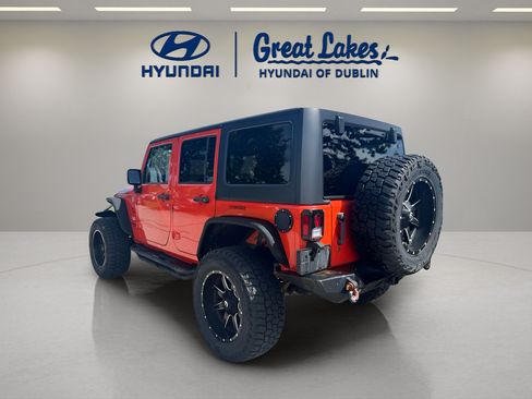 Used 2015 Jeep Wrangler Unlimited Sahara w/ Dual Top Group AWD/4WD image 3