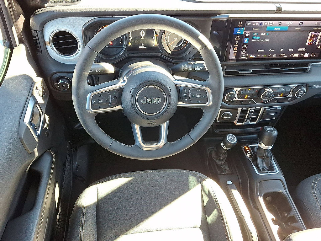 Certified 2026 Jeep Wrangler Unlimited Sahara AWD/4WD image 21