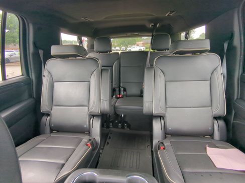 Used 2023 GMC Yukon XL SLT w/ SLT Premium Package AWD/4WD image 21