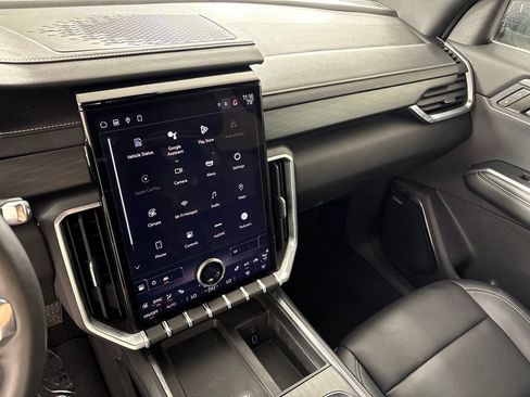 Certified 2024 GMC Acadia Elevation AWD/4WD image 38