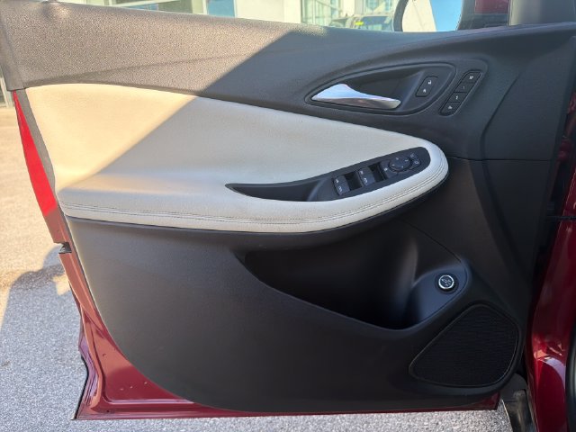Used 2020 Buick Encore GX Essence w/ Experience Buick Package FWD image 9