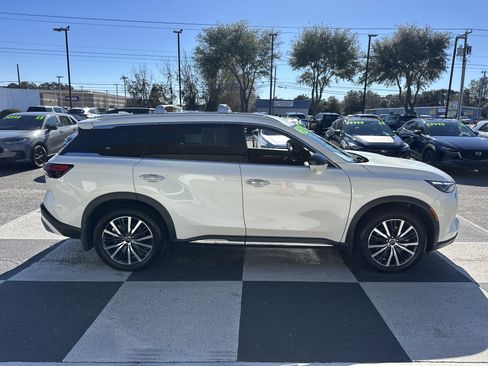 Used 2025 INFINITI QX60 Sensory w/ Vision Package image 3