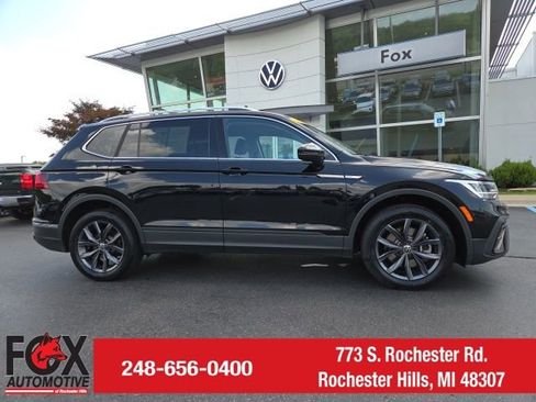 Certified 2022 Volkswagen Tiguan SE w/ Panoramic Sunroof Package image 1