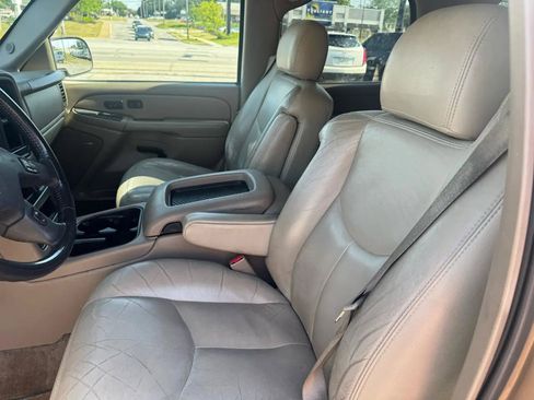 Used 2004 Chevrolet Tahoe LT w/ LT Preferred Equipment Group AWD/4WD image 9