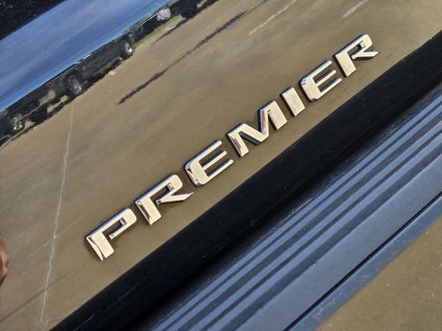 Used 2024 Chevrolet Tahoe Premier AWD/4WD image 15