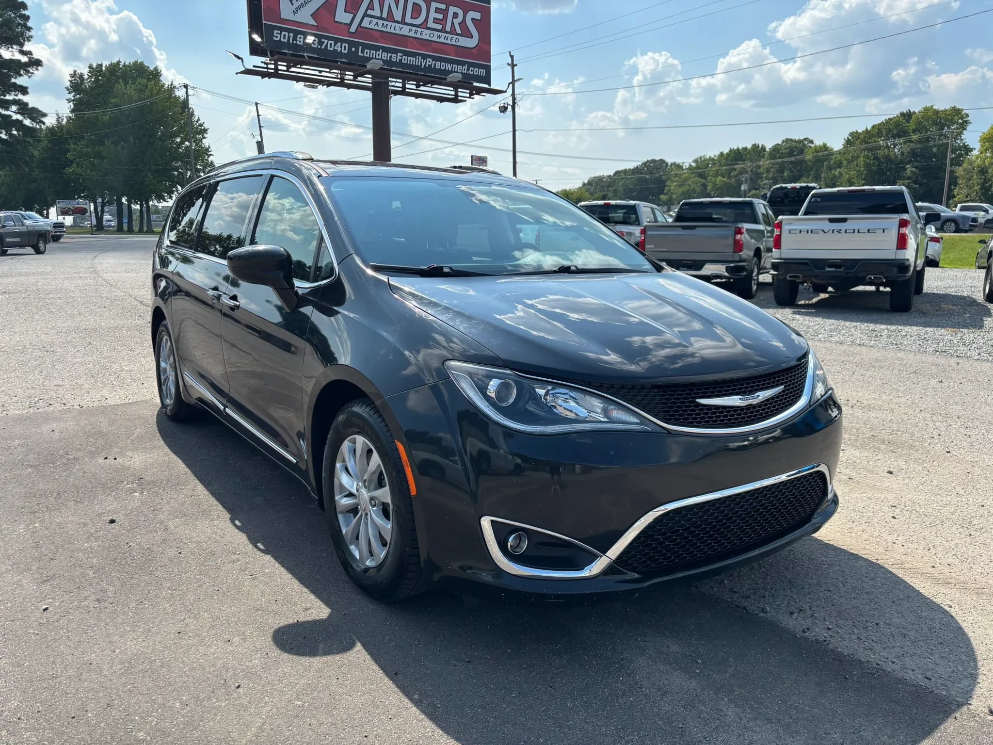 Used 2018 Chrysler Pacifica Touring-L FWD image 7