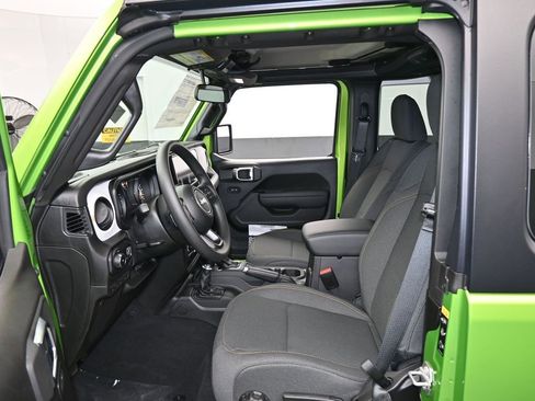 Used 2025 Jeep Wrangler Sport image 11