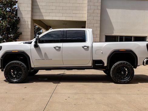 Used 2024 GMC Sierra 2500 Denali Ultimate AWD/4WD image 4