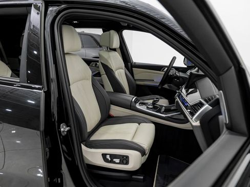 Used 2024 BMW ALPINA XB7 image 27