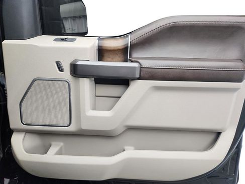 Used 2019 Ford F150 Limited image 27