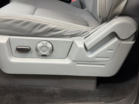 Used 2012 Ford F150 XLT w/ XLT Chrome Pkg image 12