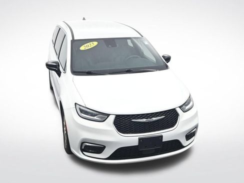 Used 2025 Chrysler Pacifica Select FWD image 25