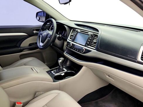 Used 2015 Toyota Highlander XLE AWD/4WD image 26