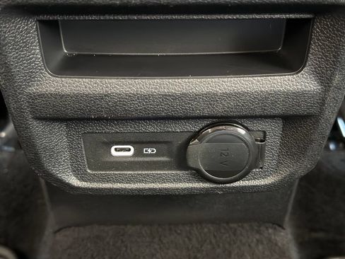 Used 2023 Volkswagen Tiguan SE FWD image 30