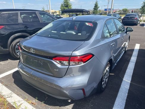 Used 2025 Toyota Corolla LE image 4