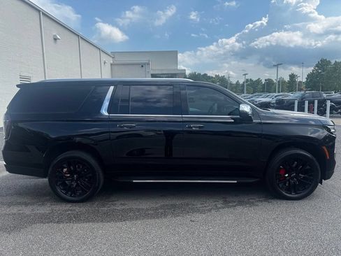 Used 2025 Chevrolet Suburban Premier AWD/4WD image 6