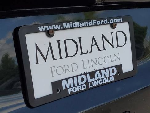 Used 2023 Chrysler Pacifica Touring-L FWD image 6