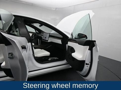 Used 2022 Tesla Model S AWD/4WD image 18
