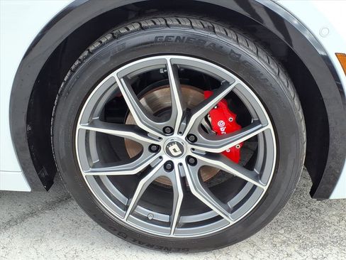 Used 2024 Toyota Prius Limited w/ Limited Premium Package image 11