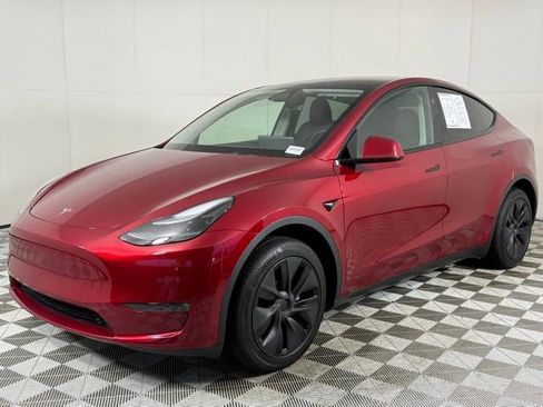 Used 2025 Tesla Model Y Long Range image 2