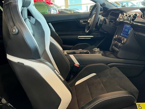 Used 2022 Ford Mustang Shelby GT500 w/ Carbon Fiber Track Pack image 19