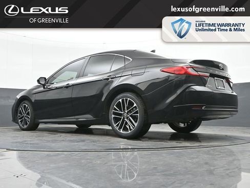 Used 2025 Toyota Camry XLE FWD image 34