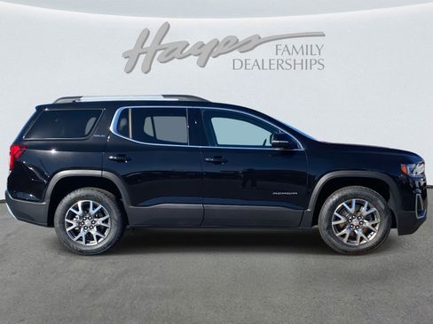 Used 2022 GMC Acadia SLE w/ Driver Convenience Package image 2