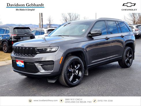 Used 2024 Jeep Grand Cherokee Altitude image 1