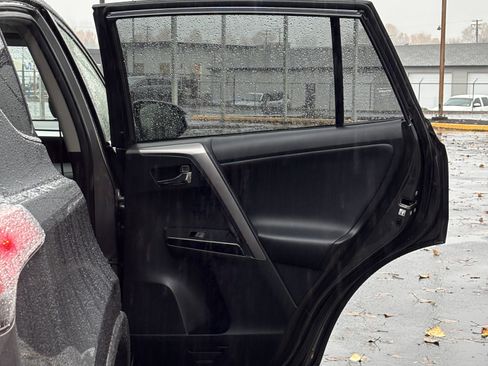 Used 2017 Toyota RAV4 Limited image 14