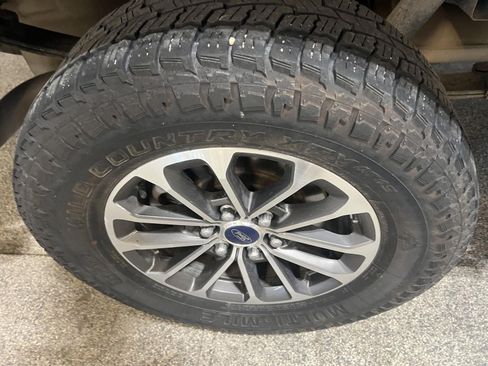 Used 2018 Ford F150 XLT w/ Equipment Group 302A Luxury AWD/4WD image 29