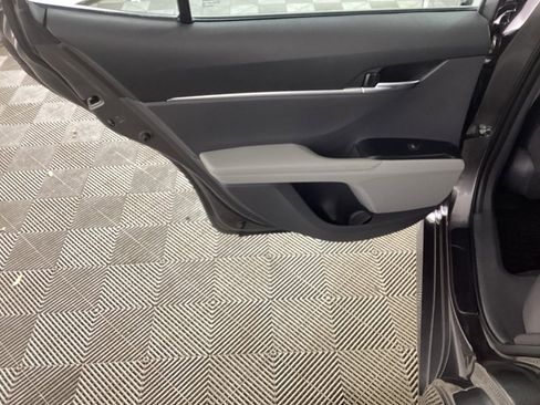 Used 2020 Toyota Camry LE image 13