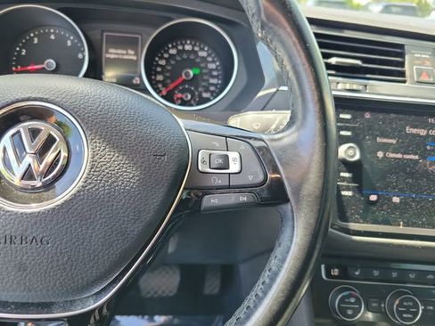 Used 2018 Volkswagen Tiguan SEL image 16