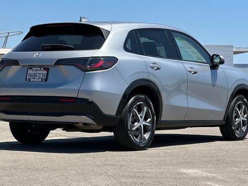 Used 2024 Honda HR-V EX-L image 4