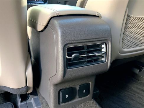 Used 2023 Lincoln Corsair Reserve FWD image 36