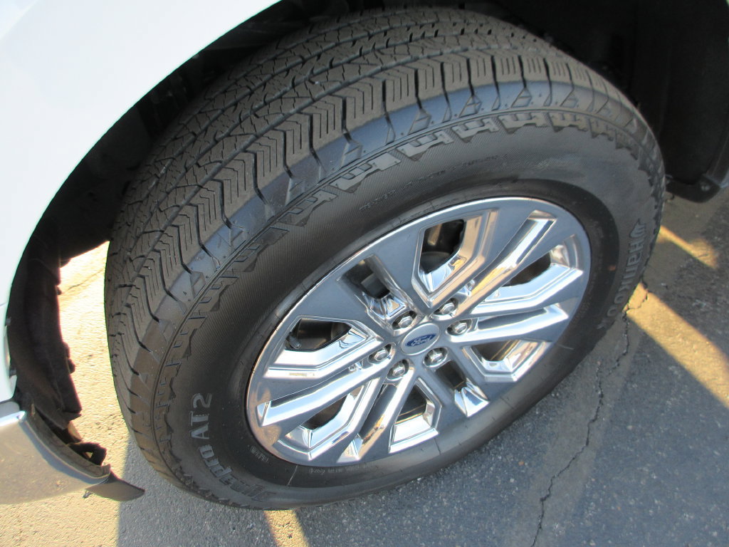 Used 2024 Ford F150 Lariat w/ Tow/Haul Package AWD/4WD image 13