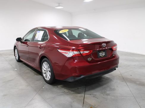 Used 2018 Toyota Camry LE FWD image 7