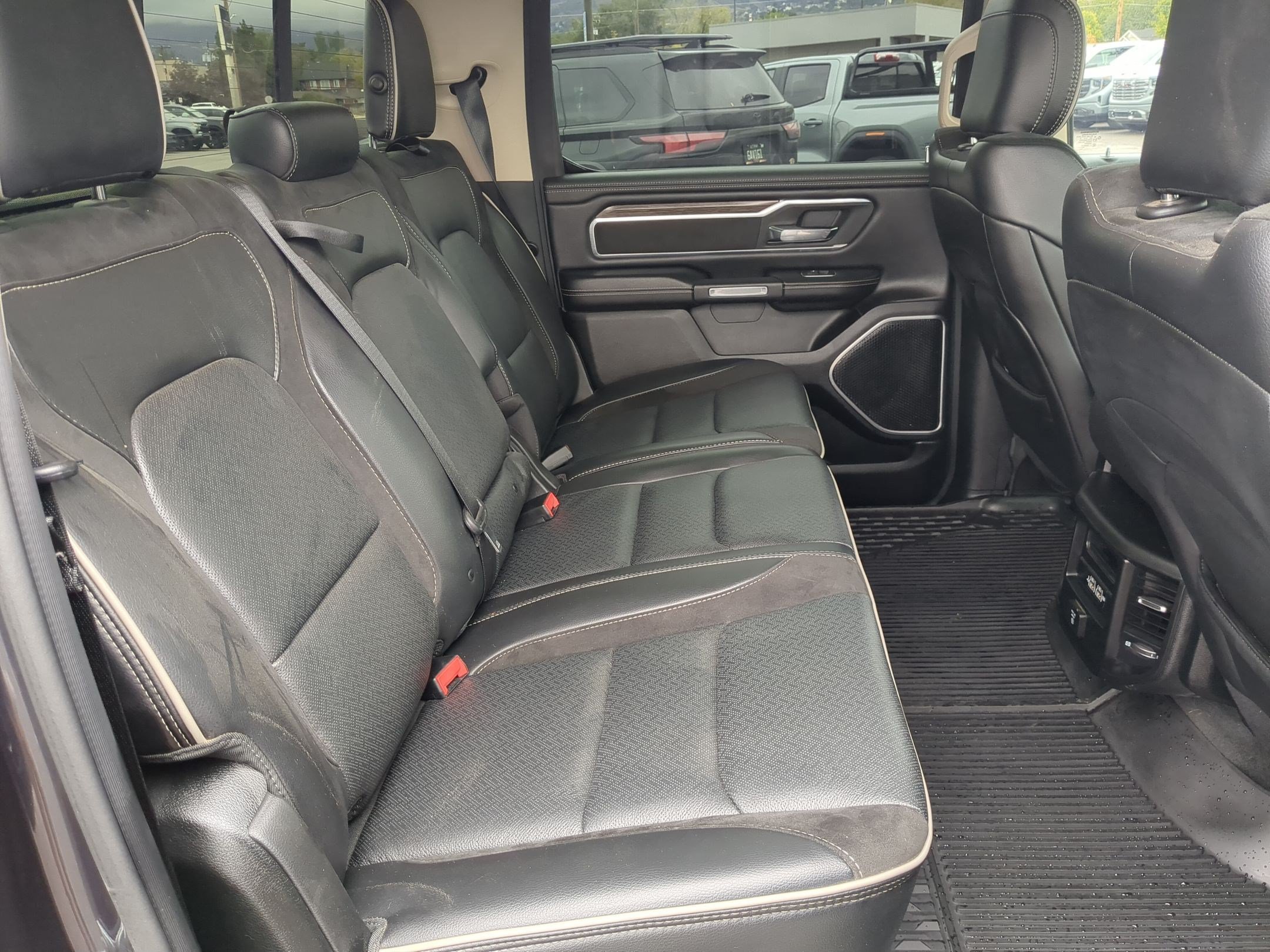 Used 2020 RAM 1500 Laramie AWD/4WD image 29