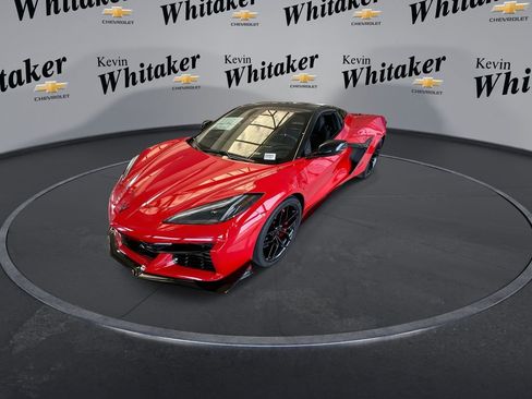 Used 2023 Chevrolet Corvette Z06 w/ Z07 Performance Package RWD image 4